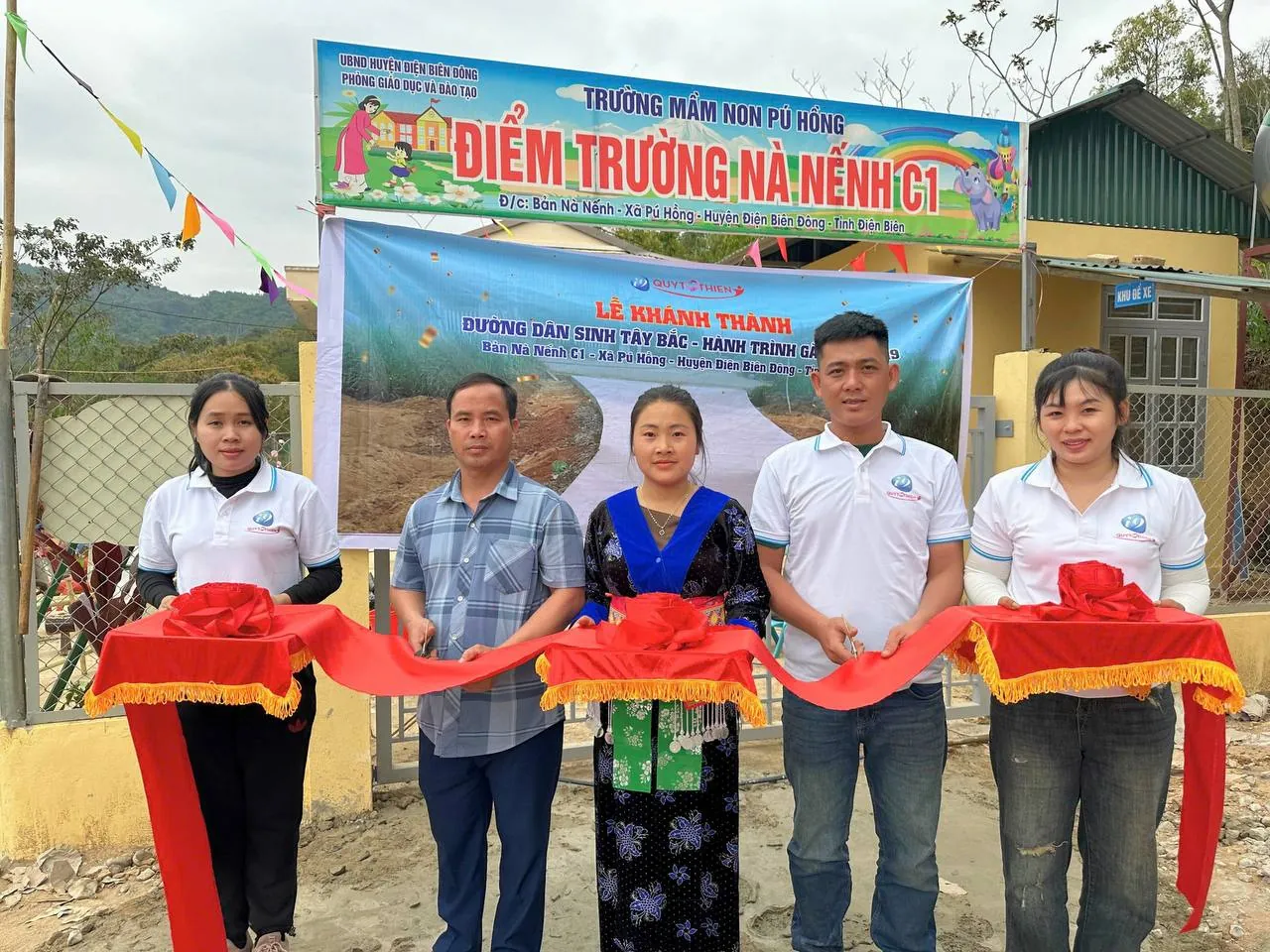 ue9 trên mạng xã hội