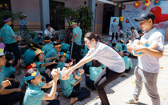 Hình ảnh đại diện cho sứ mệnh và tầm nhìn của ue9, thể hiện sự chuyên nghiệp và hiện đại trong ngành giải trí trực tuyến.